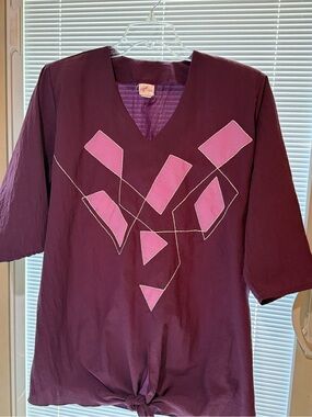 V-Neck Plum Tunic with Pink Geometric Detail